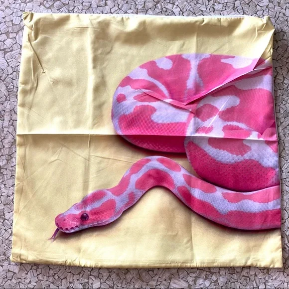 Neon pink python pop Art pillow cushion cover on pale yellow - Picture 3 of 6